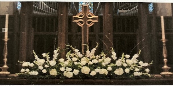 WeddingFlowers-classic-highaltar-allwhitestandardradial.jpg