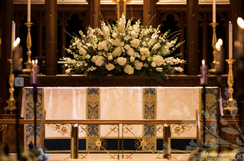 WeddingFlowers-classic-highaltar-standardallwhite.png