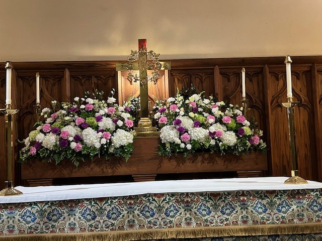 WeddingFlowers-addon-UpscaledAltarMikellChapel-fullboxes.jpg